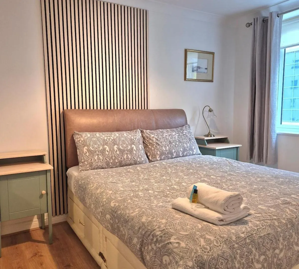 Modern Two Bed Apartment With Parking Dublino